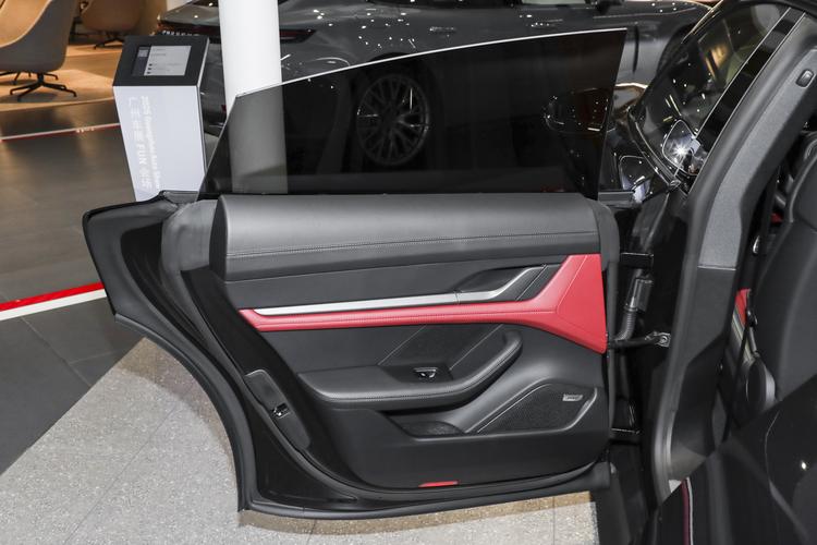 Фото машины 302