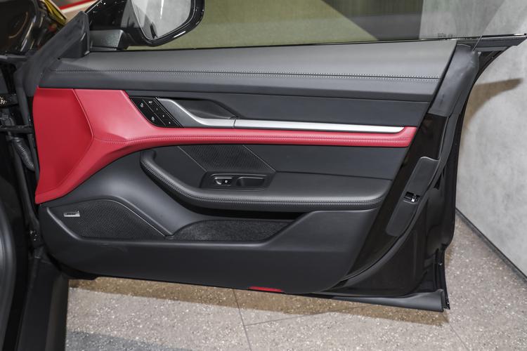 Фото машины 323