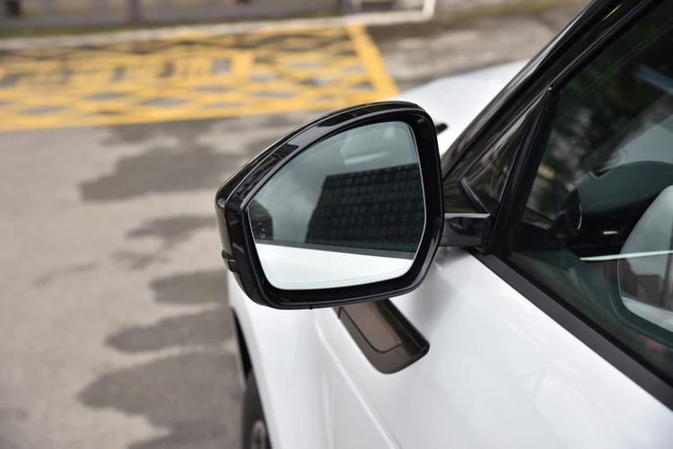 Фото машины 333