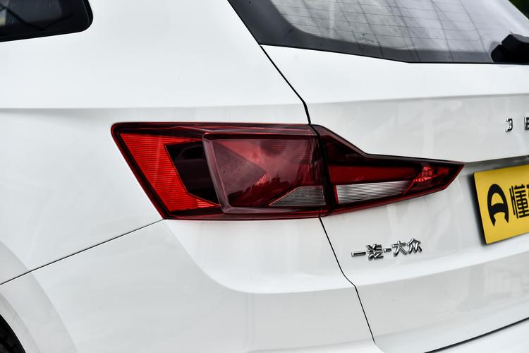 Фото машины 112