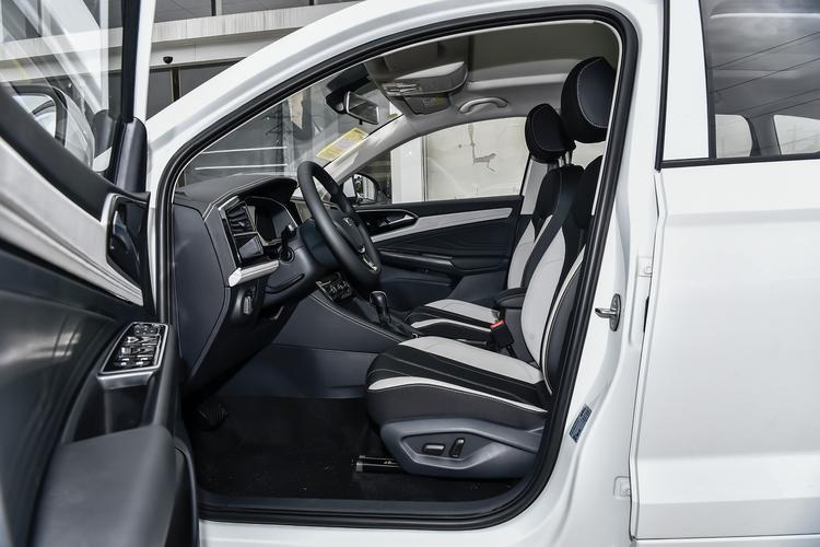 Фото машины 142