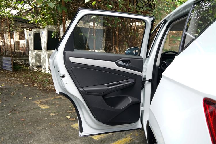 Фото машины 77