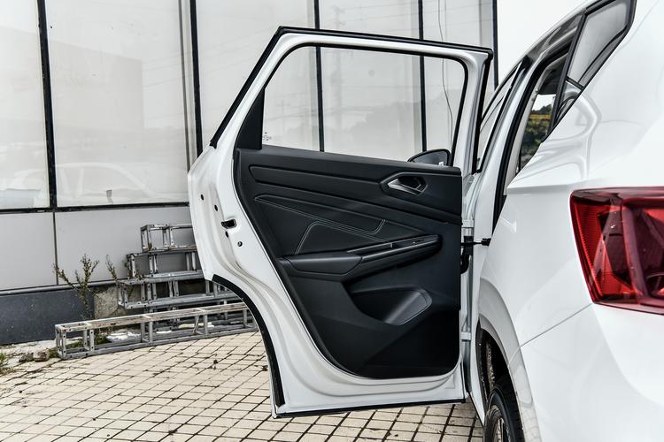 Фото машины 44