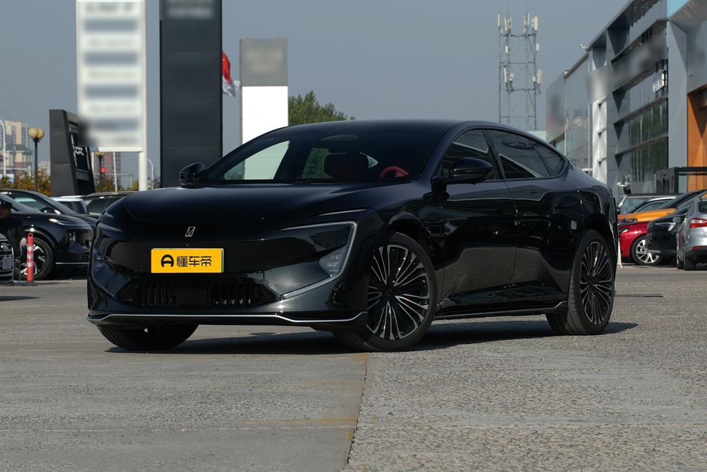 Ultra four-wheel drive pure electric version