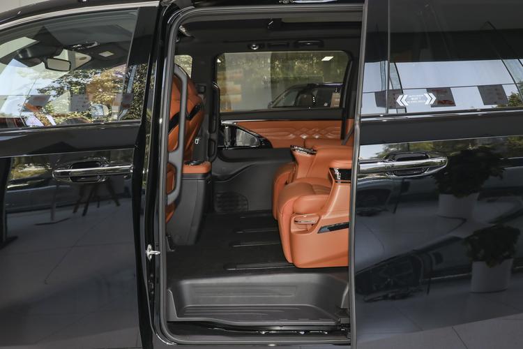 Фото машины 303