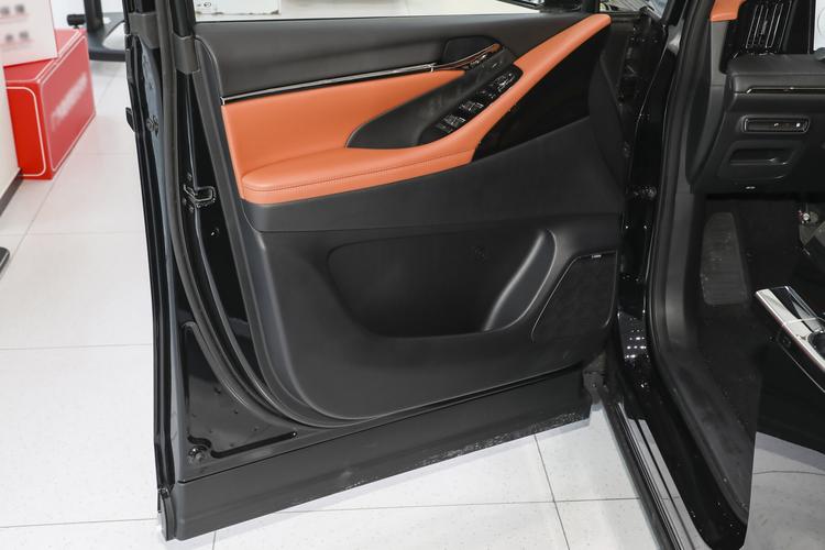 Фото машины 318