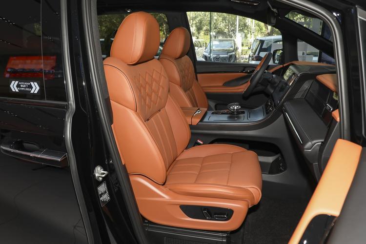 Фото машины 308