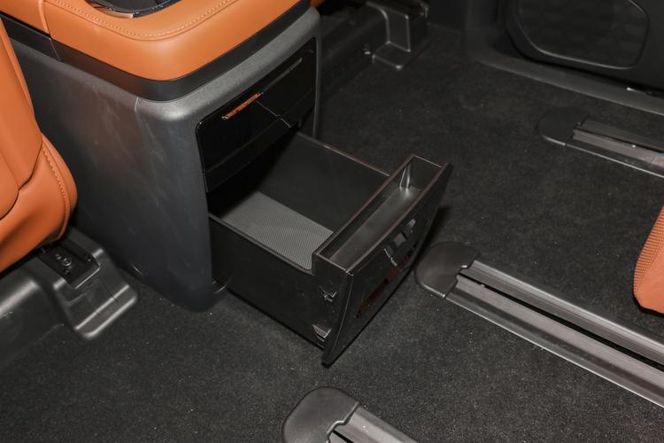 Фото машины 323