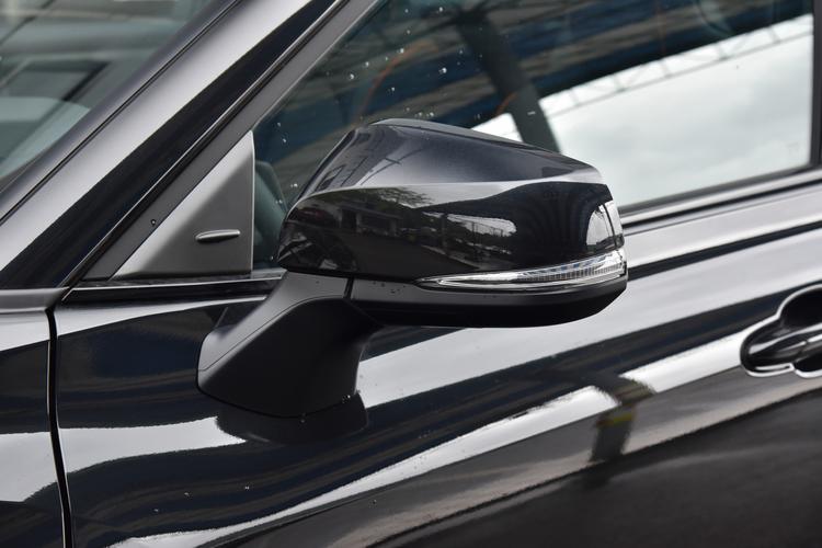 Фото машины 200