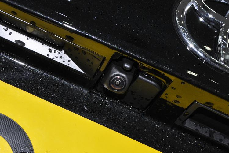 Фото машины 200