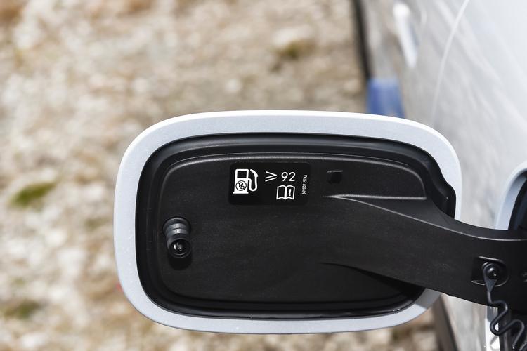 Фото машины 240