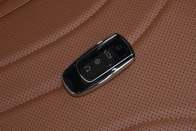 Фото машины 77