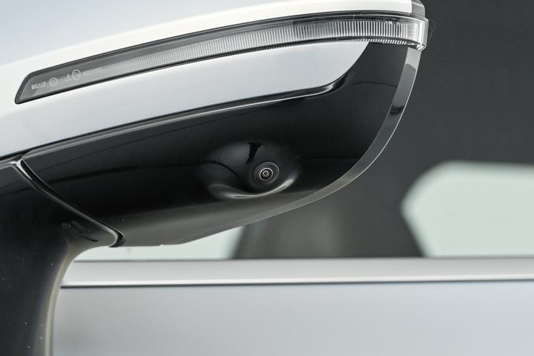 Фото машины 215