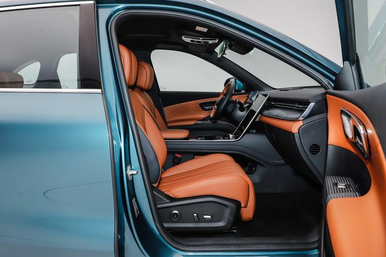 Фото машины 320