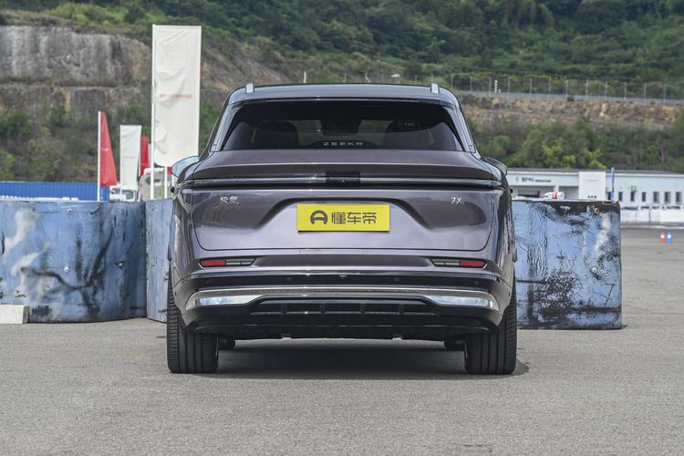 Фото машины 240