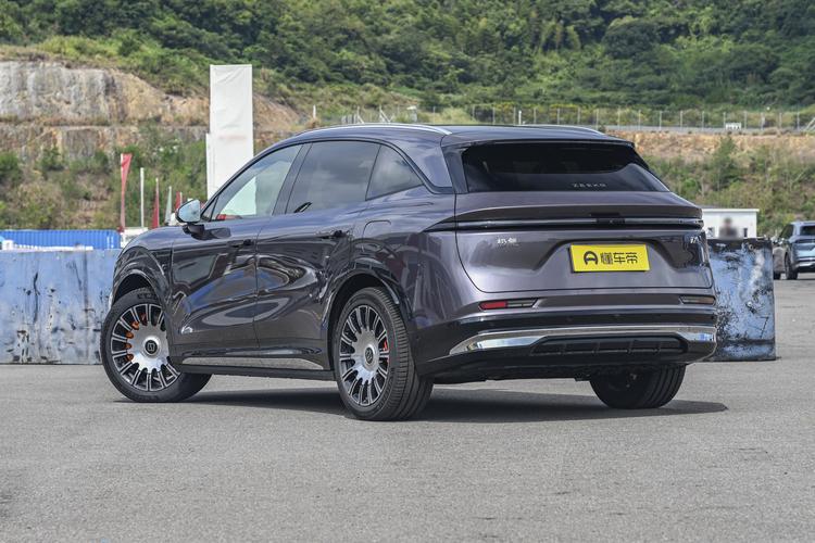 Фото машины 242