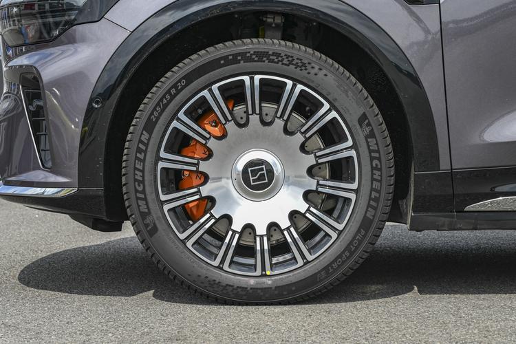 Фото машины 308