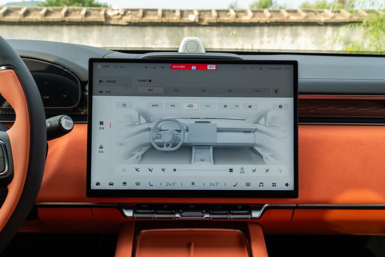 Фото машины 348