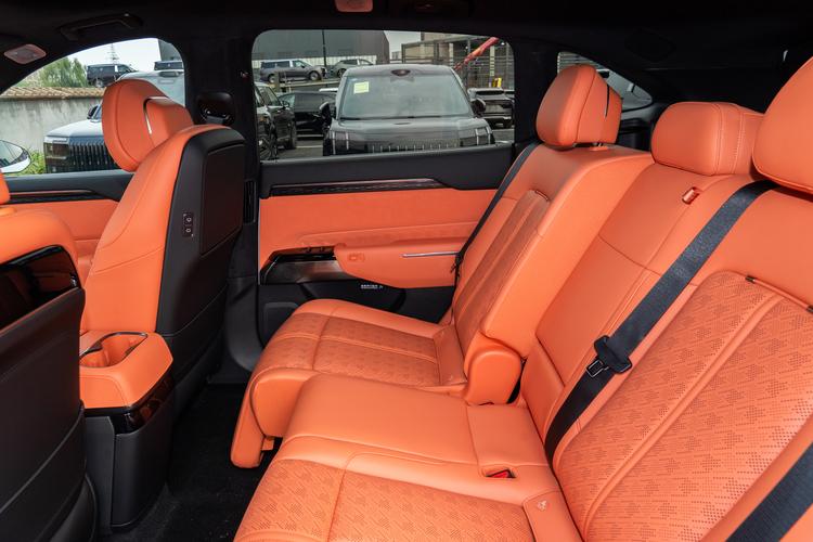 Фото машины 448