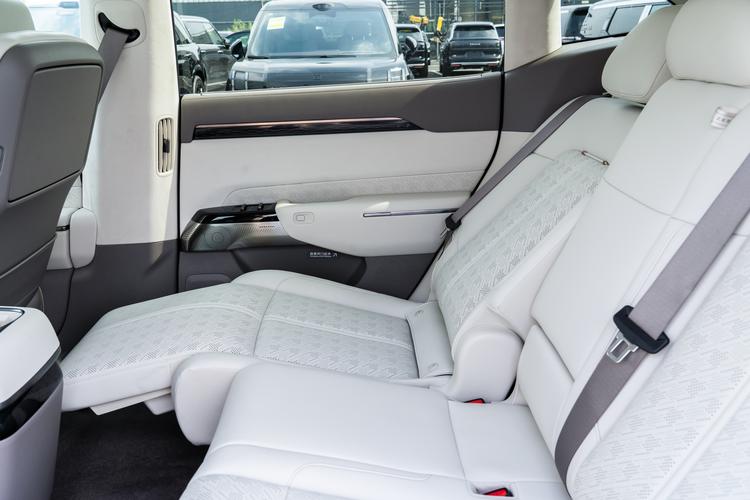 Фото машины 550