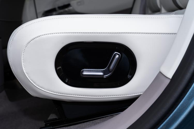 Фото машины 595