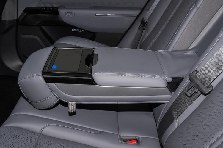 Фото машины 580