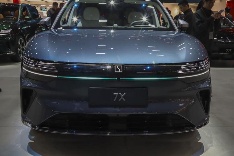 Фото машины 696