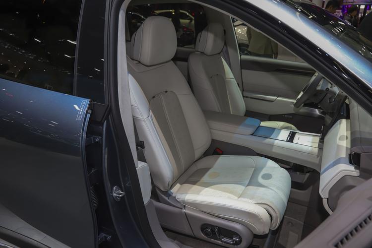 Фото машины 697