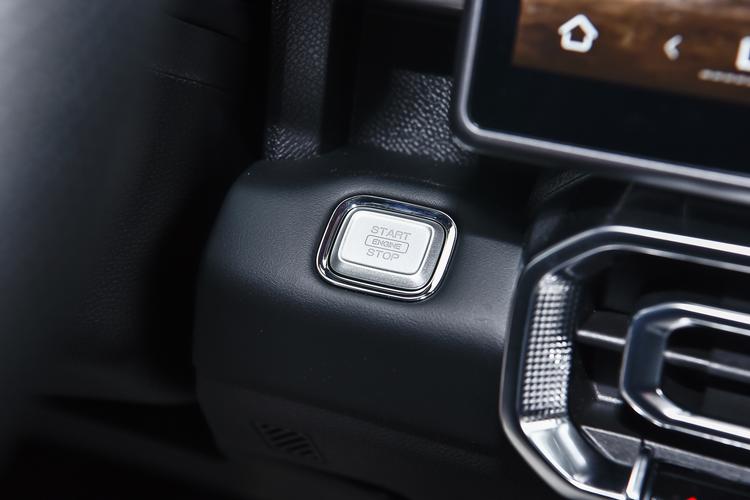 Фото машины 300