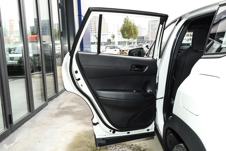 Фото машины 200