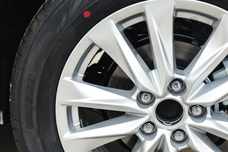 Фото машины 208