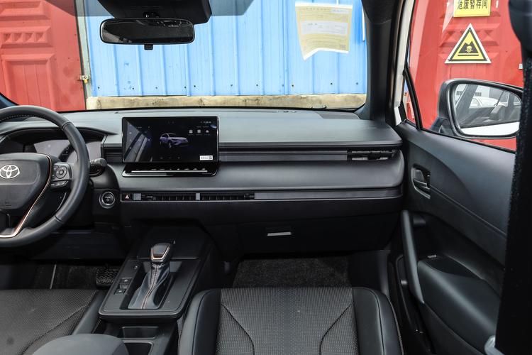 Фото машины 300