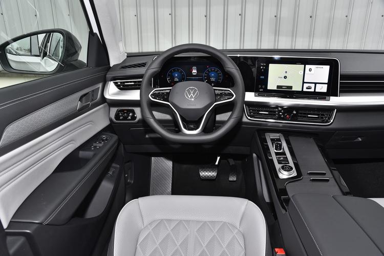 Фото машины 180