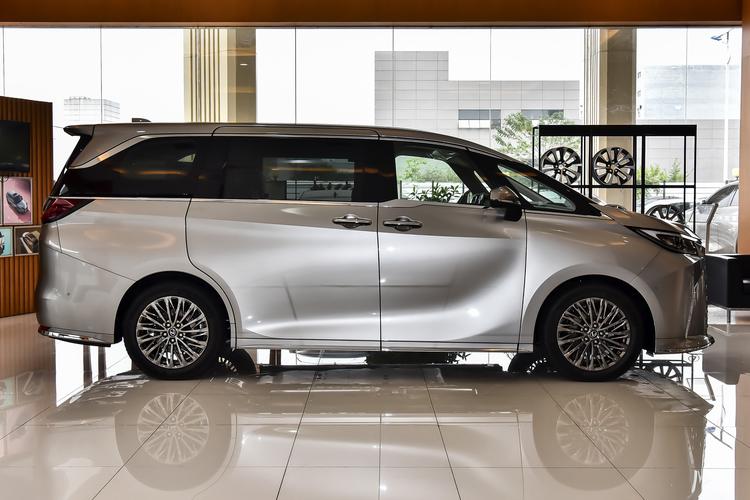 Фото машины 33