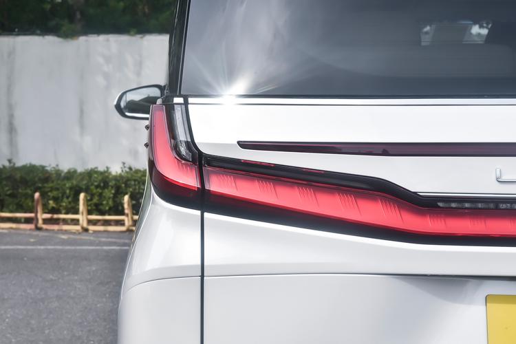 Фото машины 112