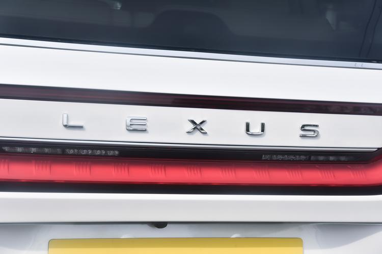 Фото машины 208