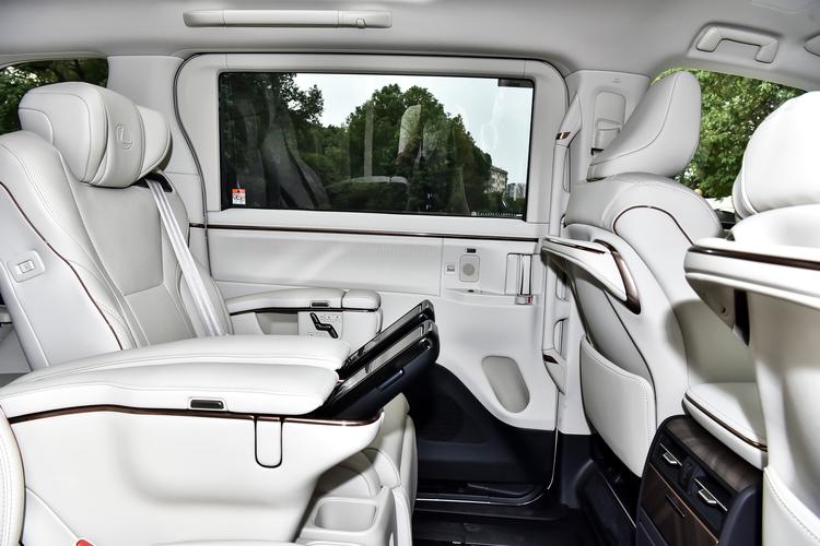 Фото машины 260