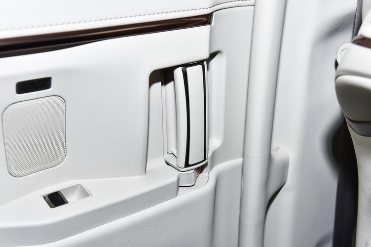 Фото машины 240