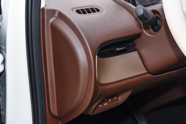 Фото машины 200