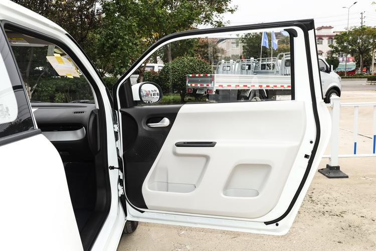 Фото машины 240