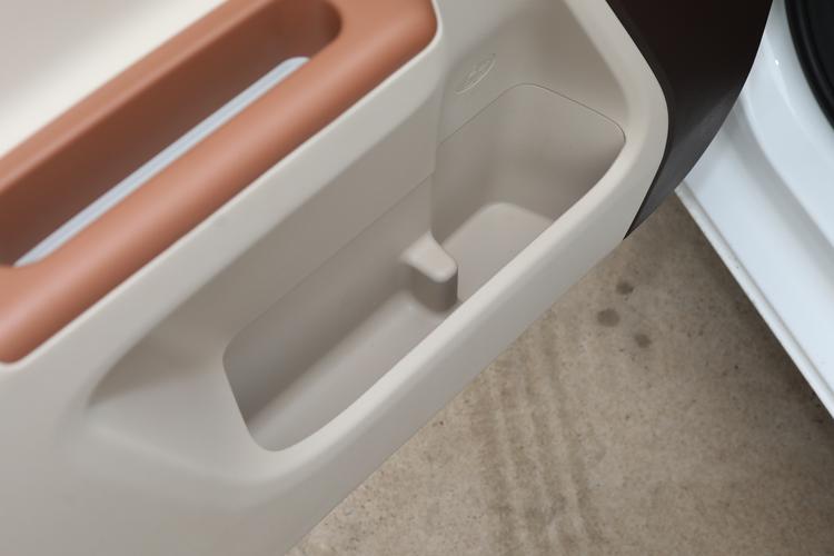 Фото машины 208