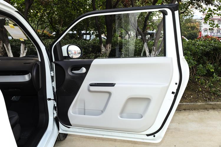 Фото машины 300