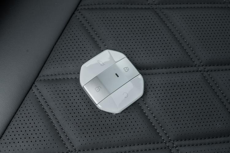 Фото машины 333