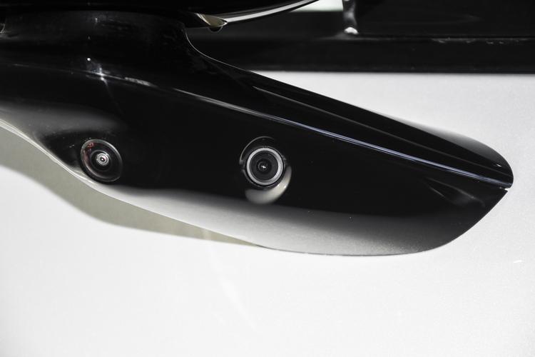 Фото машины 208