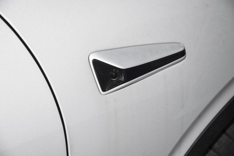 Фото машины 100