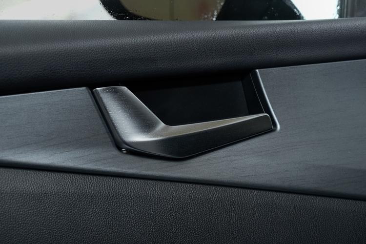 Фото машины 300