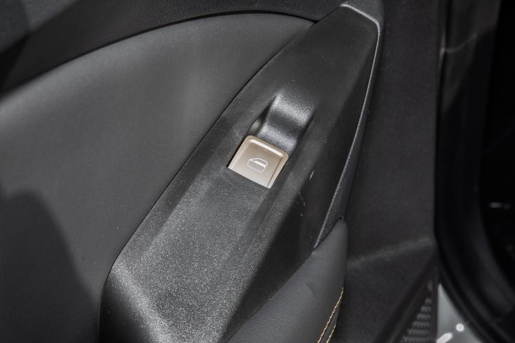 Фото машины 300