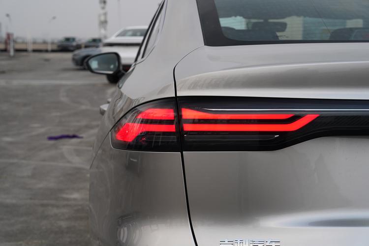 Фото машины 105