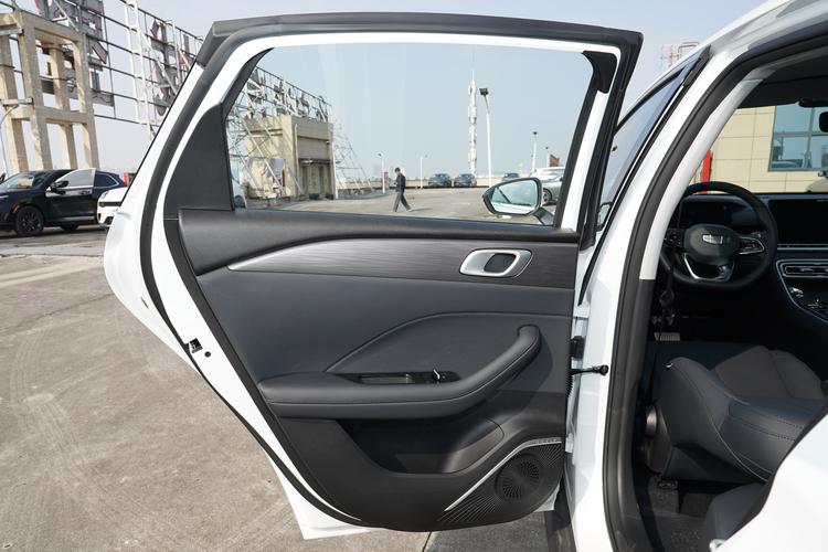 Фото машины 210