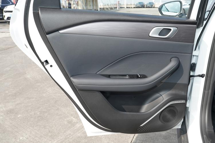 Фото машины 211